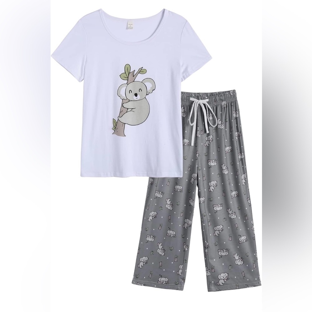 Small Women's Short Sleeve Tops and Capri Pants Cute Cartoon Print Pajama Sets
